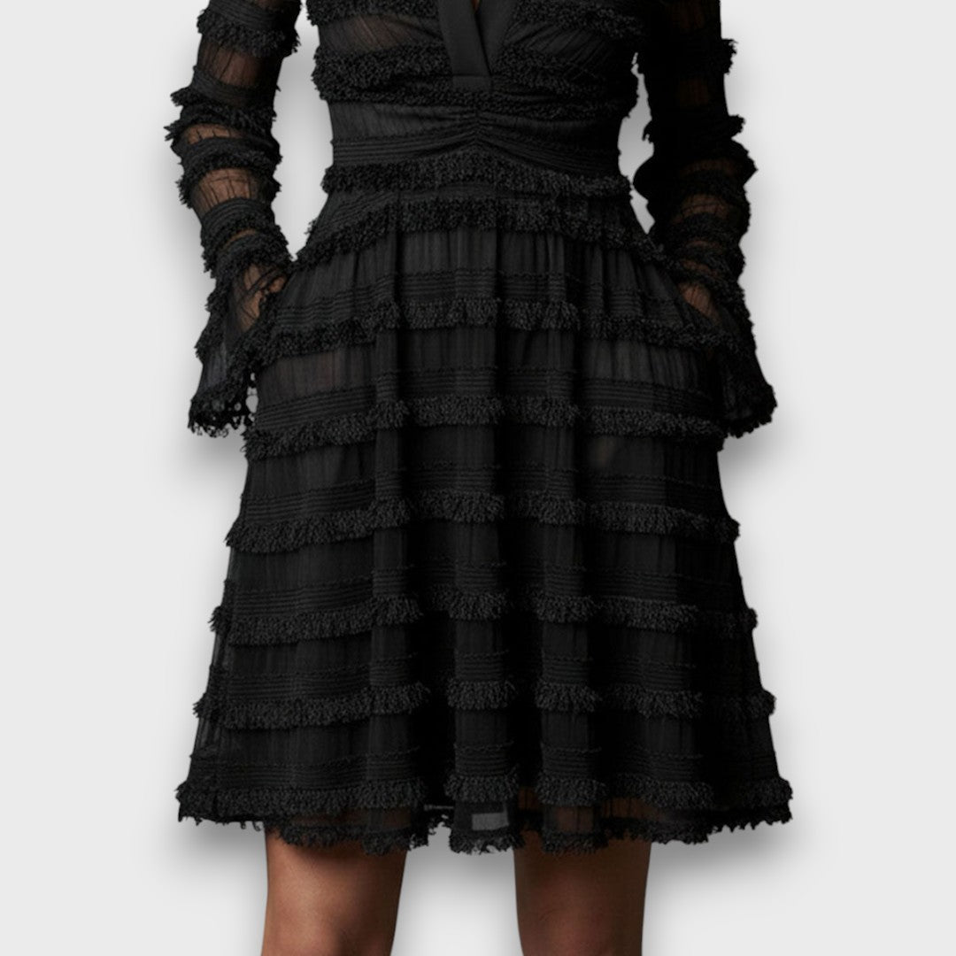 Noémie™ — Robe noire élégante à texture raffinée