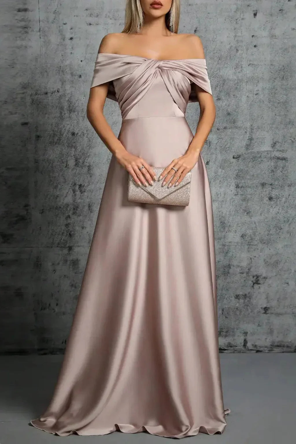 Iona | Robe Longue Plissée Épaules Dénudées