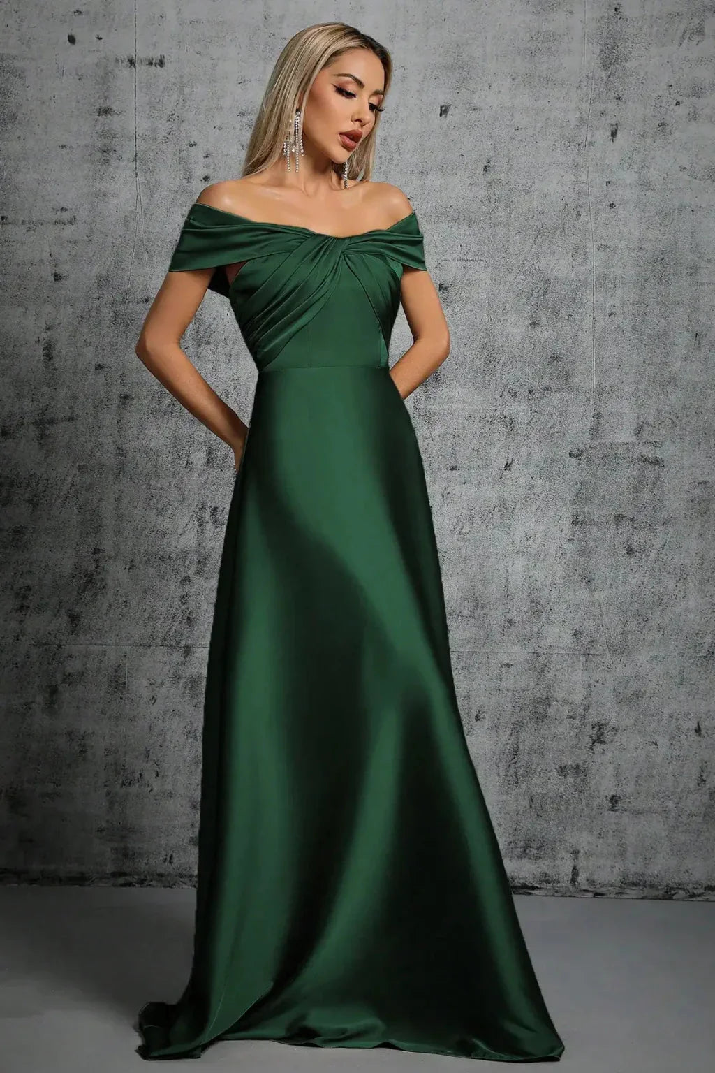 Iona | Robe Longue Plissée Épaules Dénudées