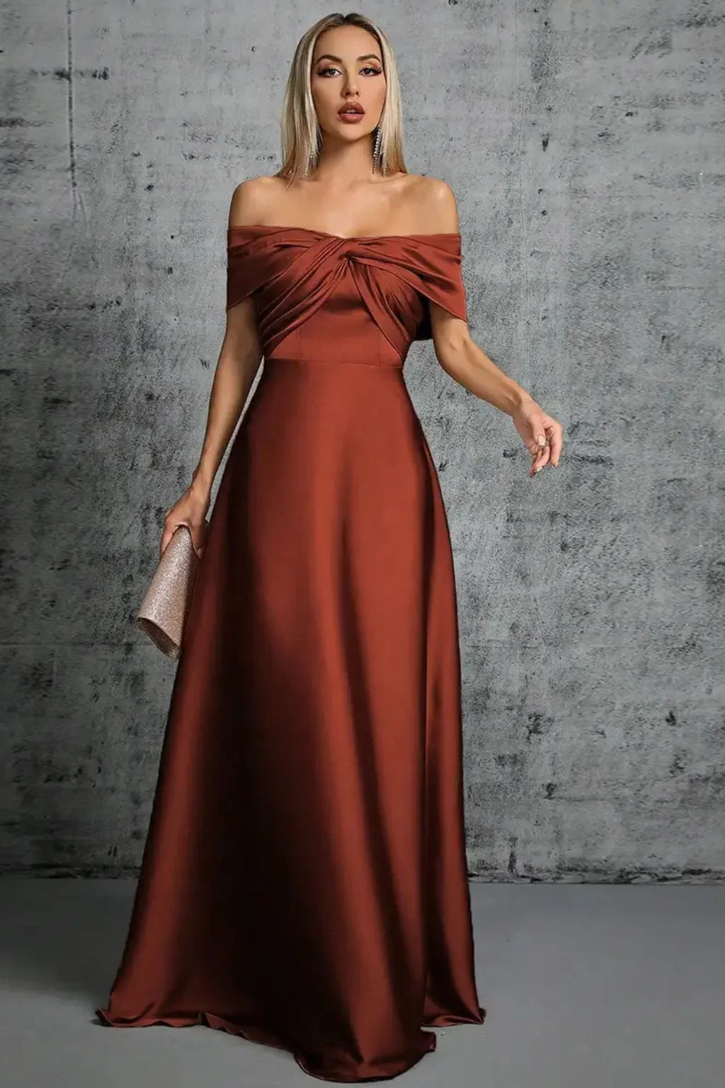Iona | Robe Longue Plissée Épaules Dénudées